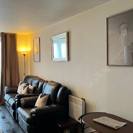 Radiant2 Bedroom Apartment In The Heart Of Harlow Town Eksteriør bilde