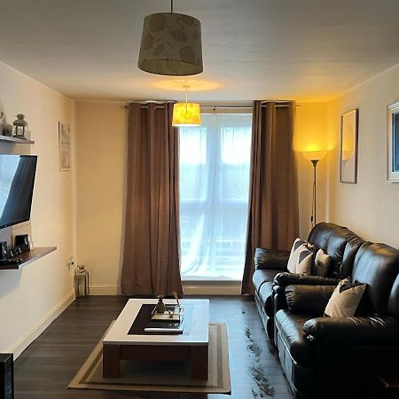 Radiant2 Bedroom Apartment In The Heart Of Harlow Town Eksteriør bilde