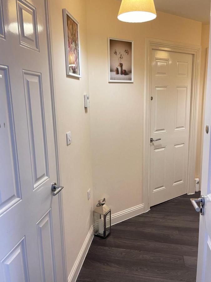 Radiant2 Bedroom Apartment In The Heart Of Harlow Town Eksteriør bilde