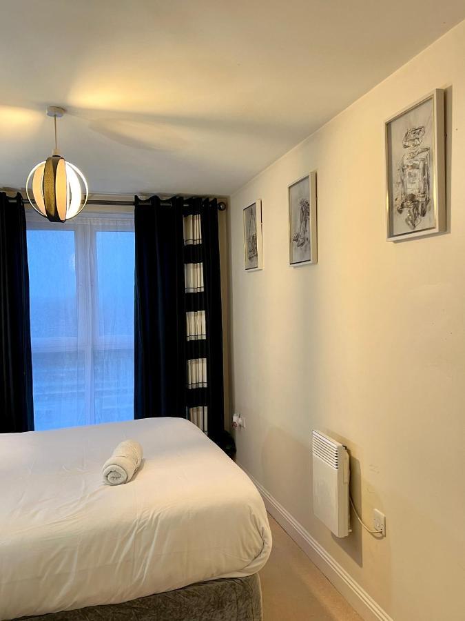 Radiant2 Bedroom Apartment In The Heart Of Harlow Town Eksteriør bilde
