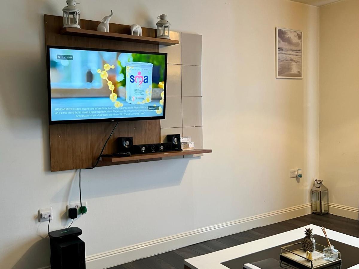 Radiant2 Bedroom Apartment In The Heart Of Harlow Town Eksteriør bilde