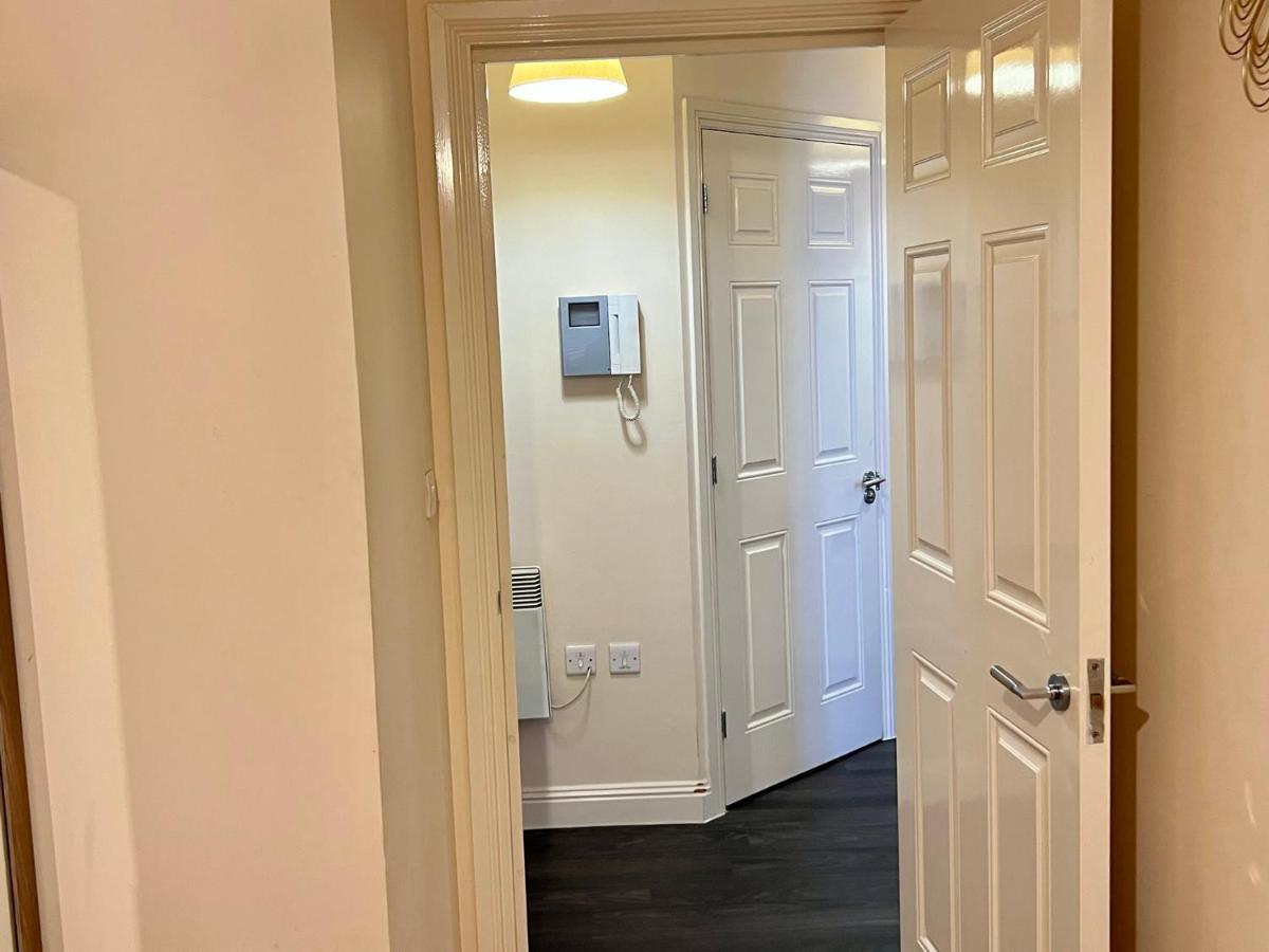 Radiant2 Bedroom Apartment In The Heart Of Harlow Town Eksteriør bilde