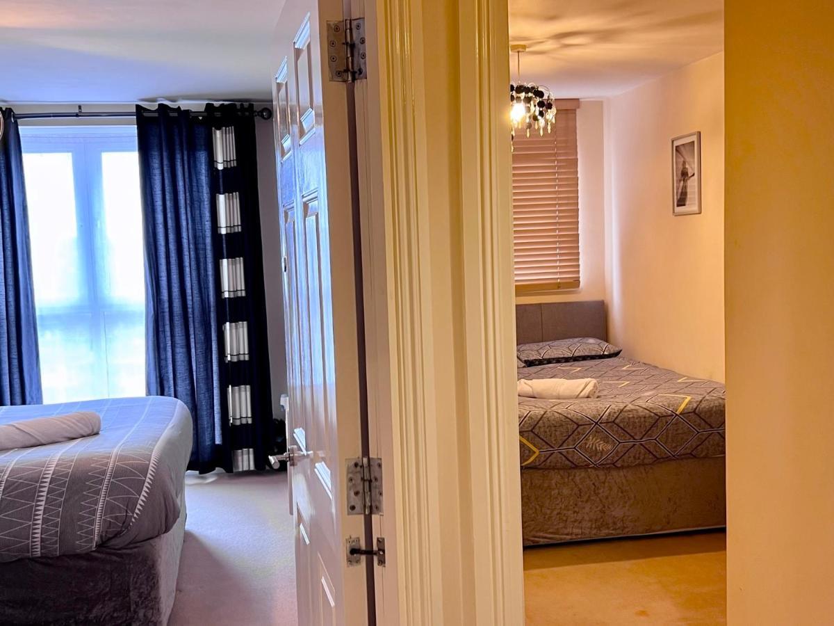 Radiant2 Bedroom Apartment In The Heart Of Harlow Town Eksteriør bilde